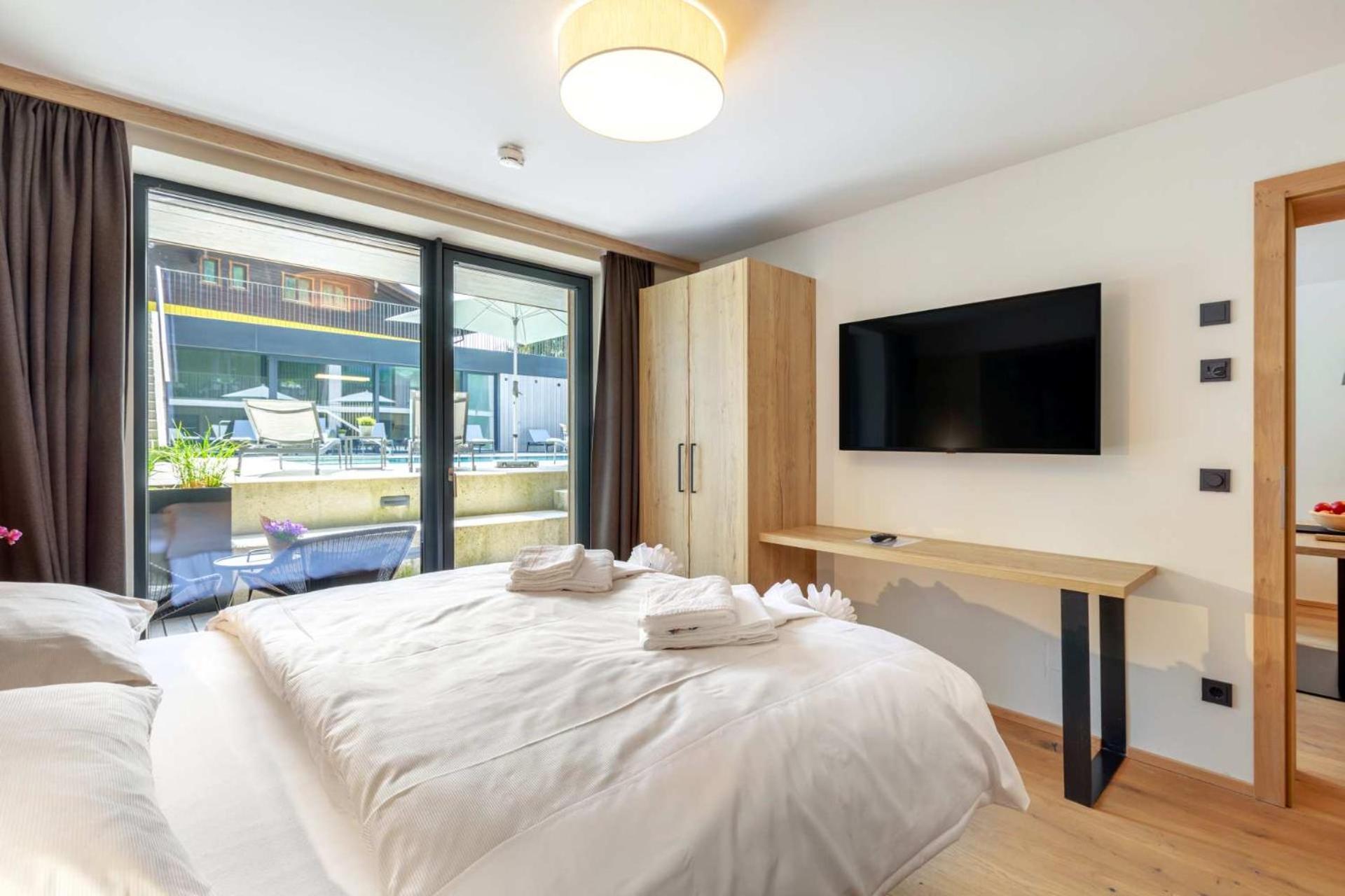 Emma Deluxe Aparthotel Ganzjaehrig Beheizter Aussenpool 피센도르프 객실 사진